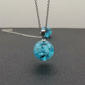 Chic Transparent Resin Rould Ball Moon Pendant Necklace Women Blue Sky White Cloud Chain Necklace Fashion Jewelry Gifts for Girl