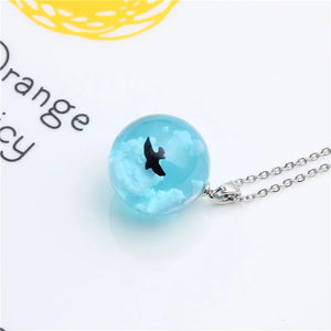 Chic Transparent Resin Rould Ball Moon Pendant Necklace Women Blue Sky White Cloud Chain Necklace Fashion Jewelry Gifts for Girl