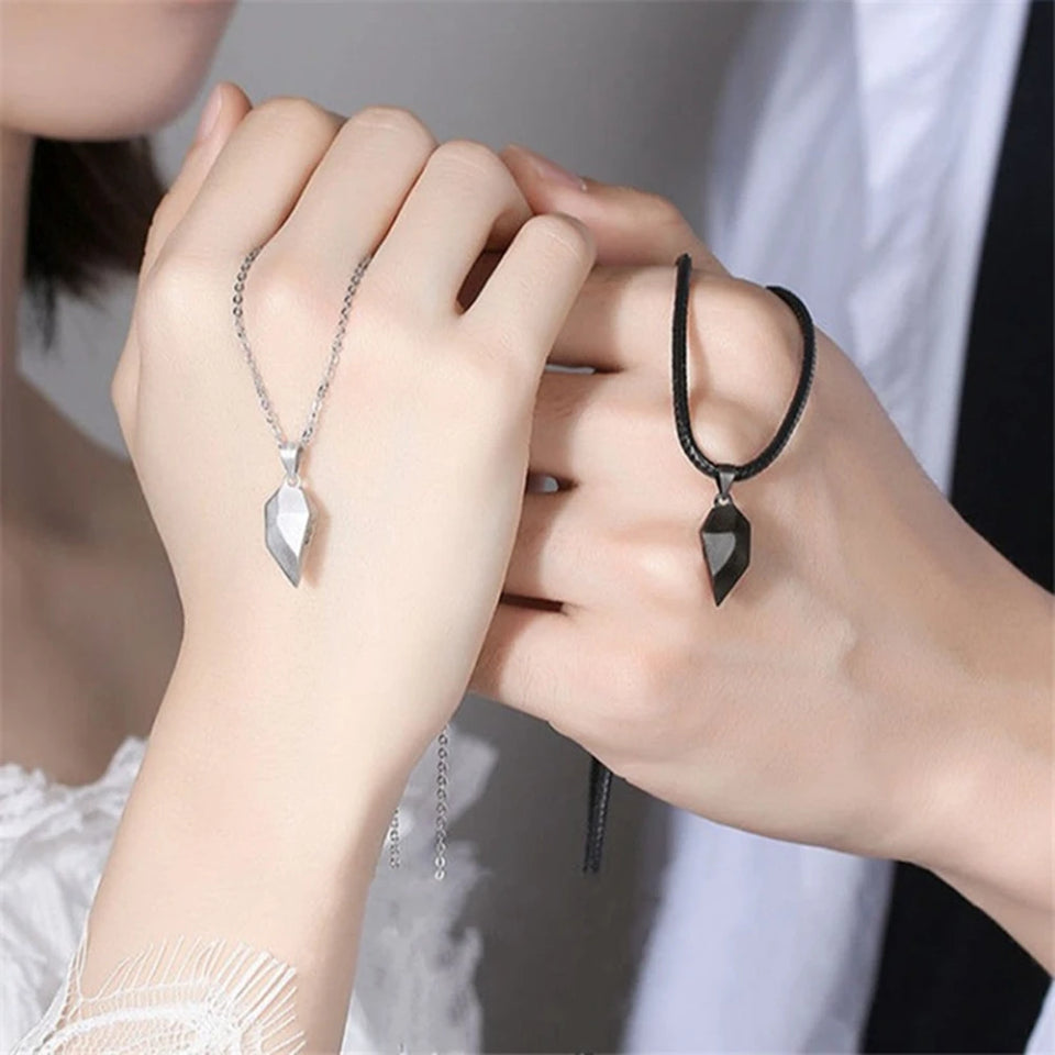 Korean Fashion Magnetic Couple Necklace For Lovers Gothic Punk Heart Pendant Necklace For Men Women Necklaces Party Gift Jewelry